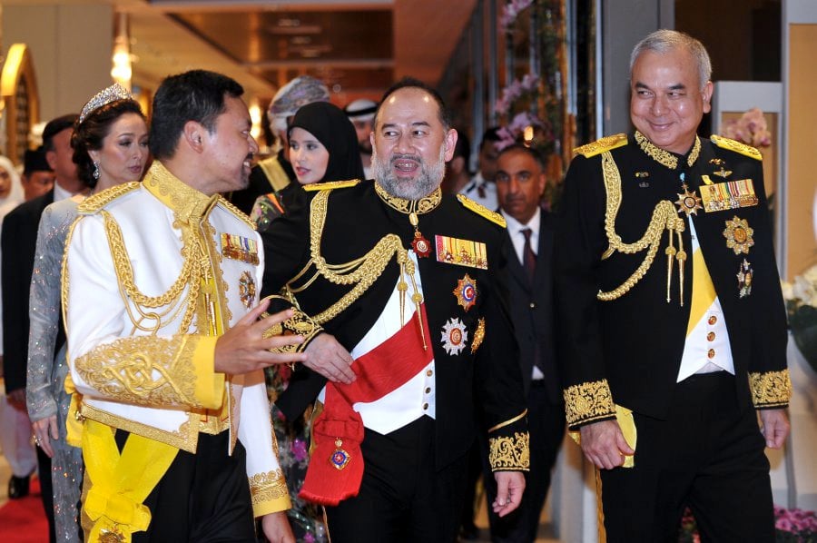 Agong attends Sultan of Brunei's Golden Jubilee royal ...