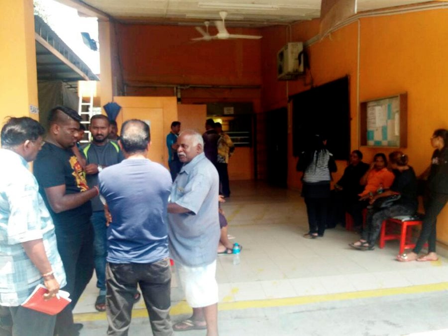 Family members of the deceased seen waiting at the Sultanah Aminah mortuary. NSTP pic.