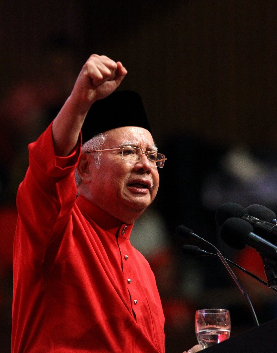 Umno President Datuk Seri Najib Razak has sounded the election war drums, making clarion call to Umno stalwarts in his policy speech today to unite and work towards delivering a landslide victory for the coalition in the looming polls. (pix by SYARAFIQ ABD SAMAD) 