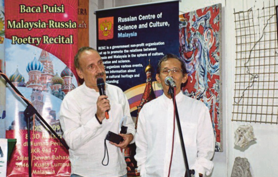  The writer and Baha Zain reciting poems at the headquarters of Persatuan Penulis Nasional. -Pic courtesy of writer