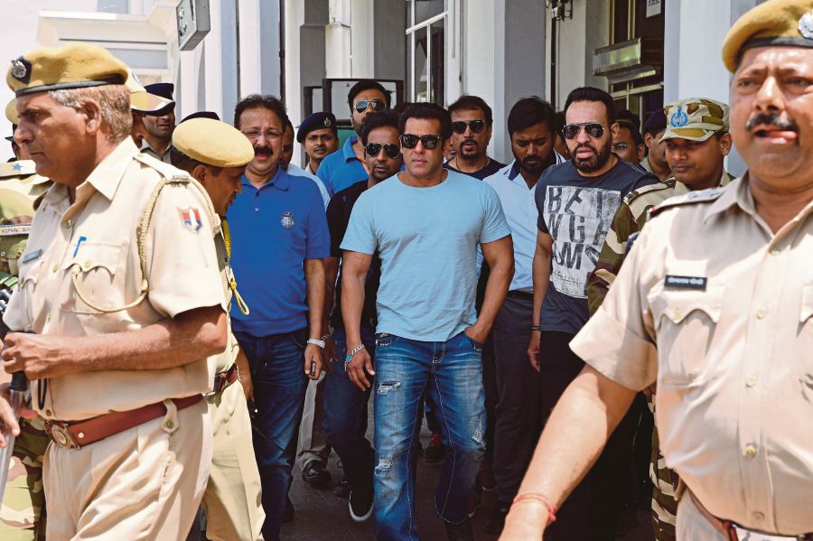 Bollywood's Salman Khan back in Indian court in antelope killing case ...