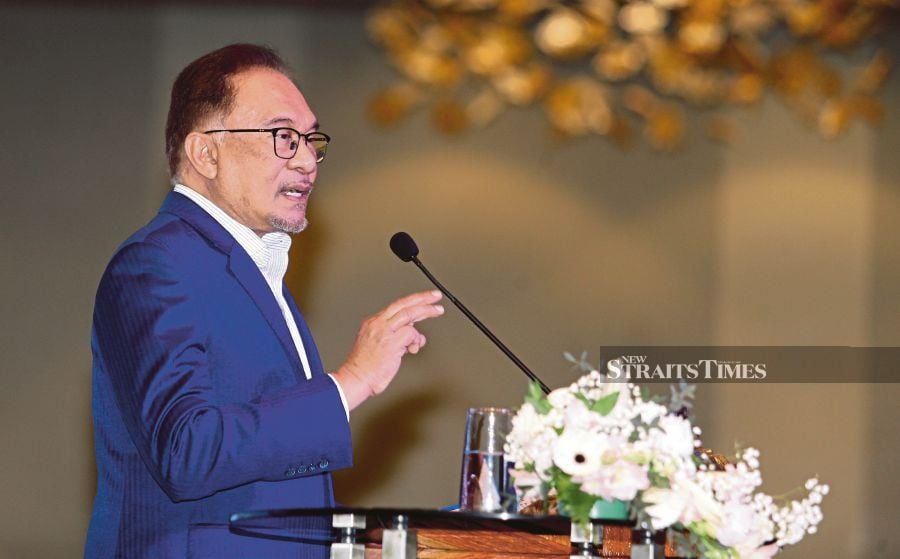 Prime Minister Datuk Seri Anwar Ibrahim has urged GLICs and GLCs to reduce their overseas investments and increase their domestic investments. NSTP/MOHD FADLI HAMZAH
