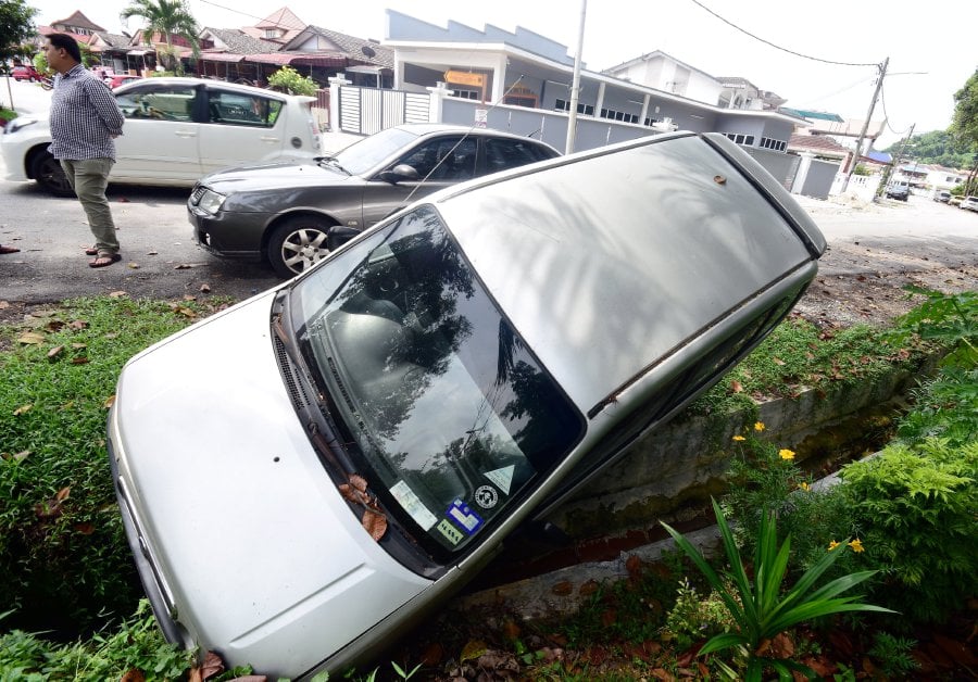 Dramatic brawl involving car crash, gunshot, fistfights 