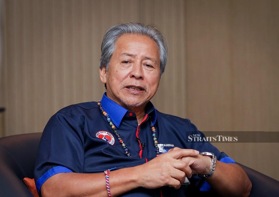 Former foreign minister Datuk Seri Anifah Aman said the vaccine should be despatched according to schedule without interruption. -NSTP file pic