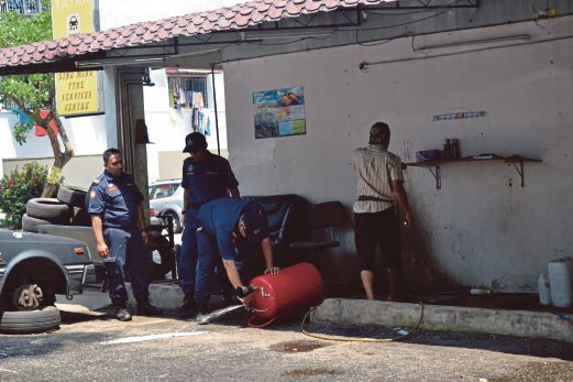 mpsj-raids-illegal-food-stalls-and-car-wash-centres-new-straits-times