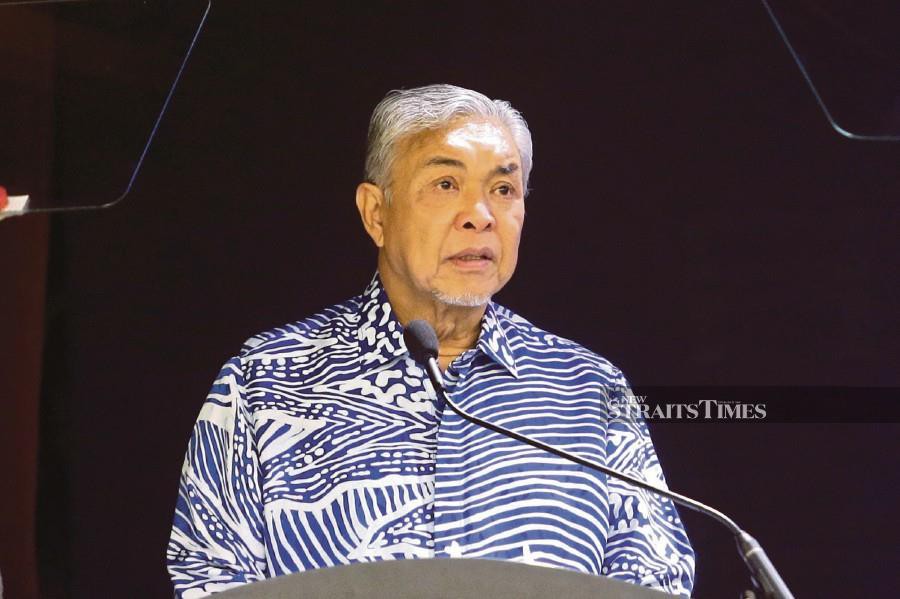 Datuk Seri Dr Ahmad Zahid Hamidi stressed that such a discussion on the apex court ruling on Friday on the Kelantan syariah criminal enactment should not be used for the purpose of gaining political mileage. NSTP/MOHD FADLI HAMZAH