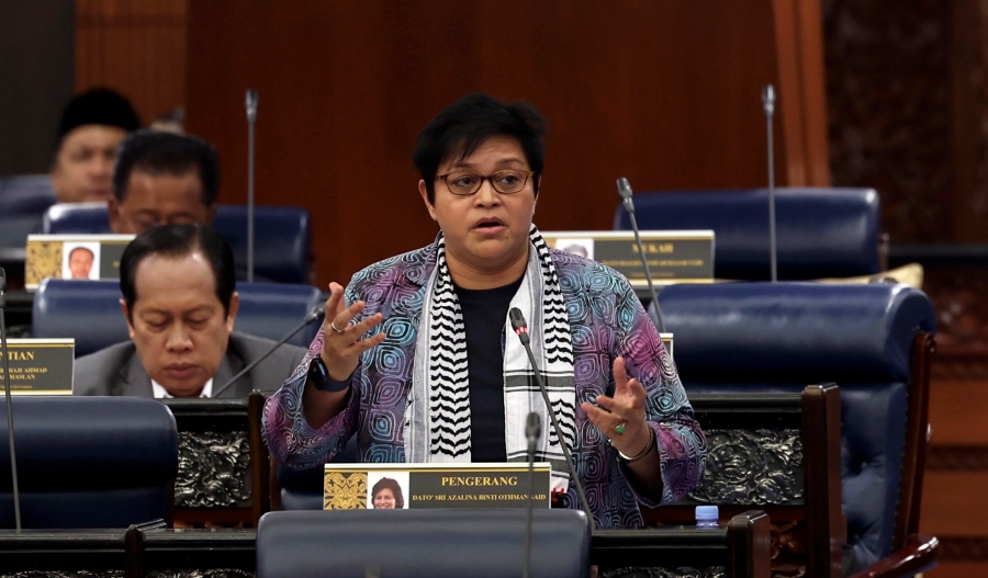 Malaysia has no plans to make it mandatory for its citizens reaching the age of 18 and above to vote, said Minister in the Prime Minister's Department (Law and Institutional Reform) Datuk Seri Azalina Othman Said.- BERNAMA Pic