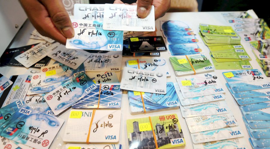 Fake Credit Card Mule Nabbed At Kk Airport 817 Cloned Cards Seized