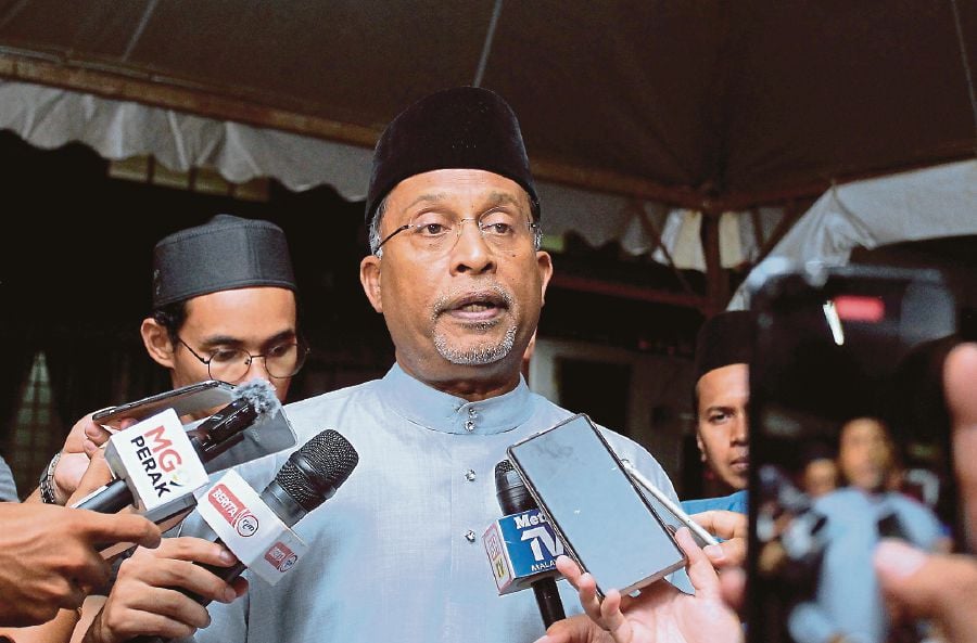 Higher Education Minister Datuk Seri Dr Zambry Abd Kadir said therefore, the allegation that the restriction would affect academic freedom should not be raised. - BERNAMA pic