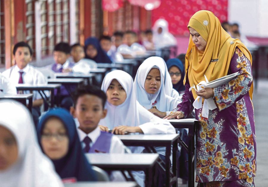The fully residential school entrance exam, comprising five constructs, will test applicants’ intellect and adaptability. (PIC BY YAHYA ZAINUDDIN)