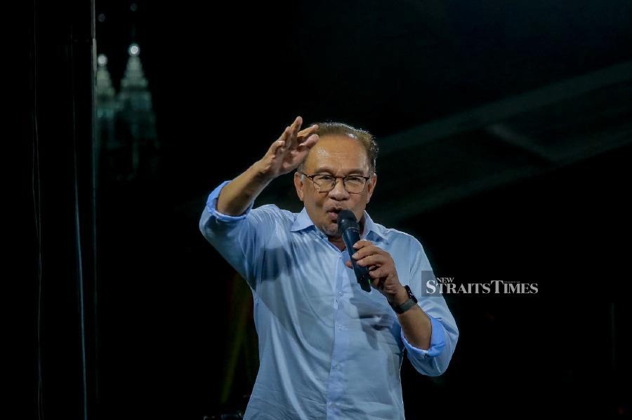Prime Minister Datuk Seri Anwar Ibrahim has emphatically stated that he has not utilised government assets throughout the campaign period of the six state elections. -NSTP/ASYRAF HAMZAH