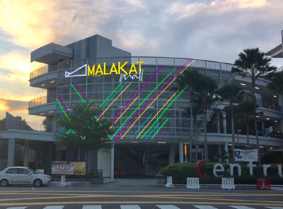 Local business operator Malakat Mall and the Islamic Consumer Development Cooperative Malaysia (KoPPIM) jointly spearheaded a global 'Buy Muslim First' (BMF) campaign today, aiming to bolster support for local entrepreneurs and those from Islamic nations. FILE PIC