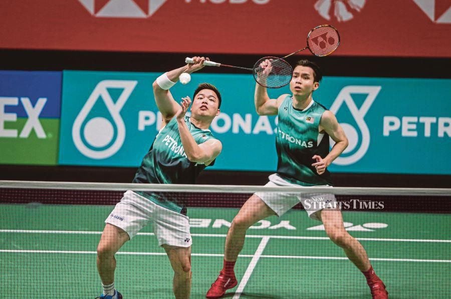 Aaron Chia-Soh Wooi Yik finally bested China's Ou Xuan Yi-Liu Yu Chen as they stormed into the men's doubles semi-finals of the World Championships in Copenhagen on Friday. - NSTP/ASWADI ALIAS.
