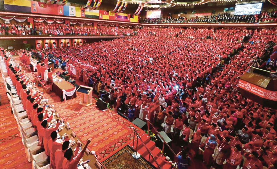 The 71st Umno General Assembly rightly focused on next-generation issues. (PIC BY EIZAIRI SHAMSUDIN)
