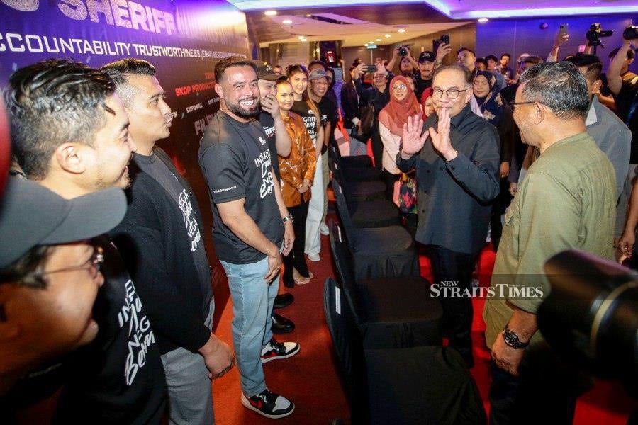 Prime Minister Datuk Seri Anwar Ibrahim attended a special screening of Sheriff Narko Integriti at IOI City Mall here, tonight. Present at the screening were Home Minister Datuk Seri Saifuddin Nasution Ismail, Communications Minister Fahmi Fadzil and the Enforcement Agency Integrity Commission (EAIC) chairman Tan Sri Dr Ismail Bakar. NSTP/AIZUDDIN SAAD