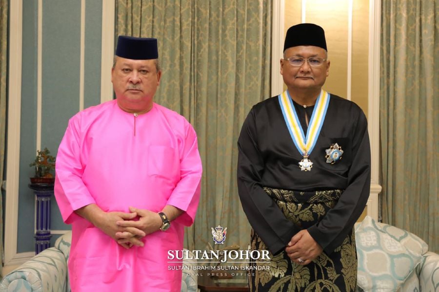 Sultan Of Johor Awards Datukship To 4 Individuals
