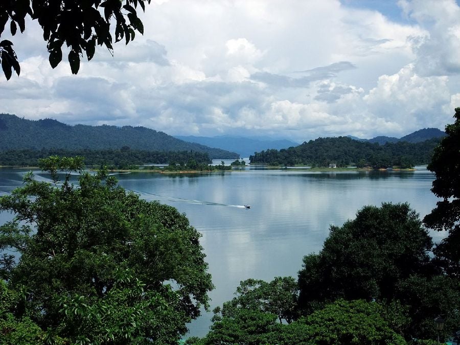 Whether you're casting a line into its depths or simply soaking in the tranquillity, Lake Kenyir offers a respite for the soul and a thrill for the senses. - File pic credit (Wikipedia)