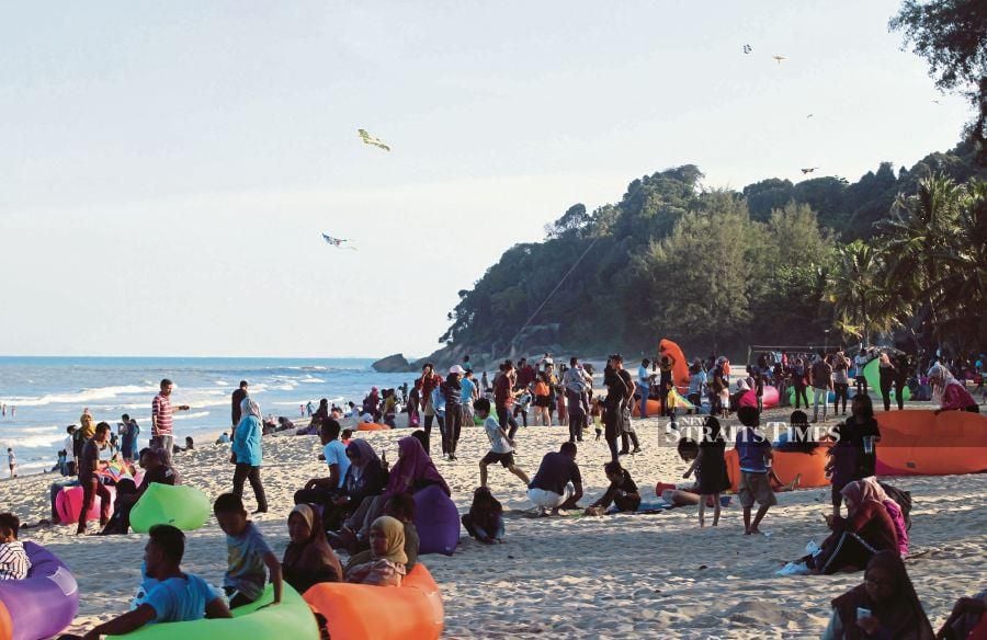 Growing Up In The Bygone Kuantan Beach Carnival