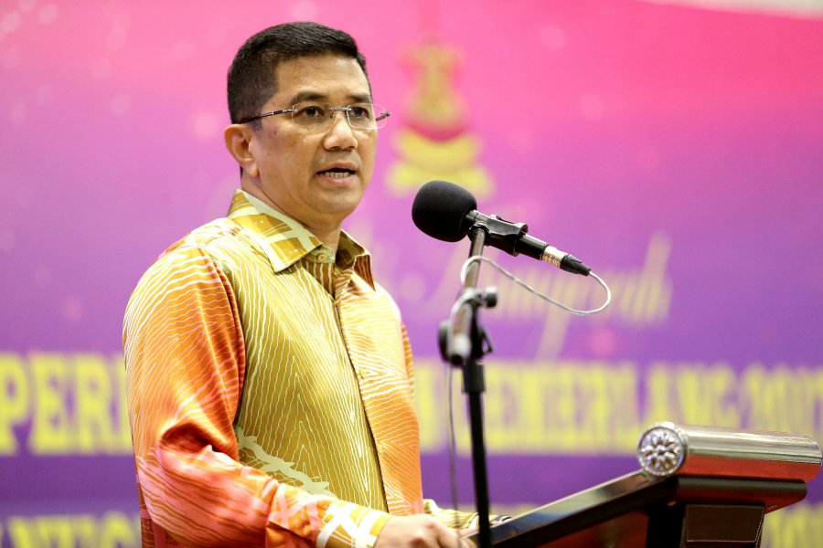 Selangor's civil service won't be downsized, says Azmin ...