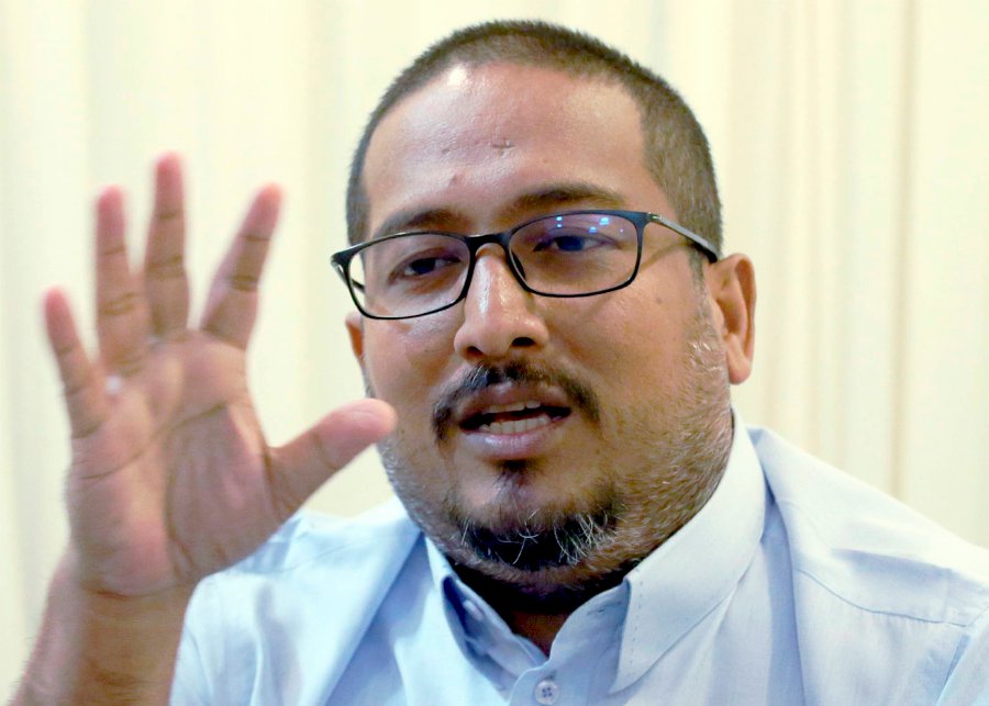 Kedah Umno Youth Datuk Shaiful Hazizy Zainol Abidin (pix) is urging party president, Datuk Seri Najib Razak to initiate a transition of power immediately. Pix by Amran Hamid