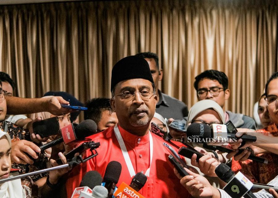 Foreign Minister Datuk Seri Dr Zambry Abd Kadir said the ministry had also instructed the embassy to closely monitor and provide updates on the whereabouts of the missing man. -NSTP/HAZREEN MOHAMAD