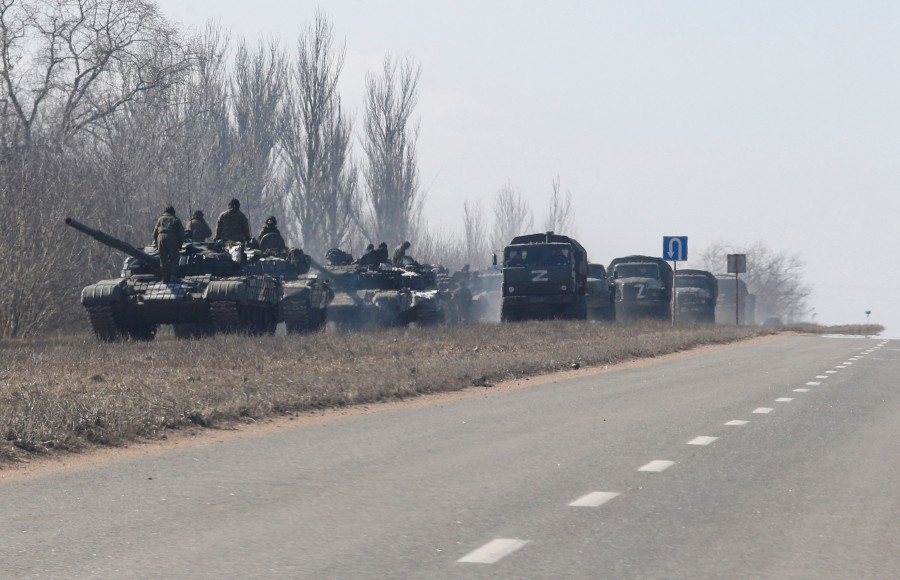 A view shows a convoy of pro-Russian troops during Ukraine-Russia conflict outside the separatist-controlled town of Volnovakha in the Donetsk region, Ukraine March 12, 2022. REUTERS/Alexander Ermochenko