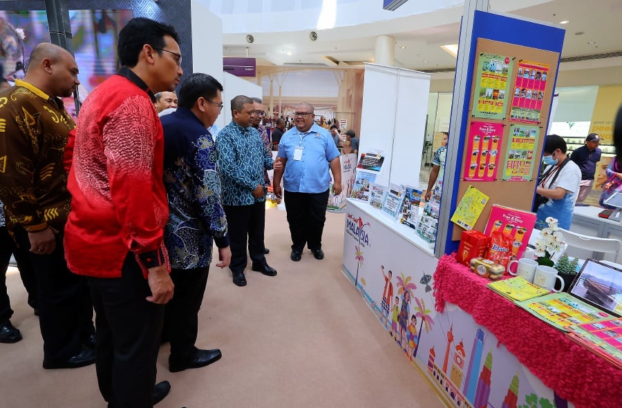 Tourism Malaysia director-general Manoharan Periasamy said we’re on track to meet the target of 220 million domestic visitors this year, with total spending of RM88 billion. FILE PIC