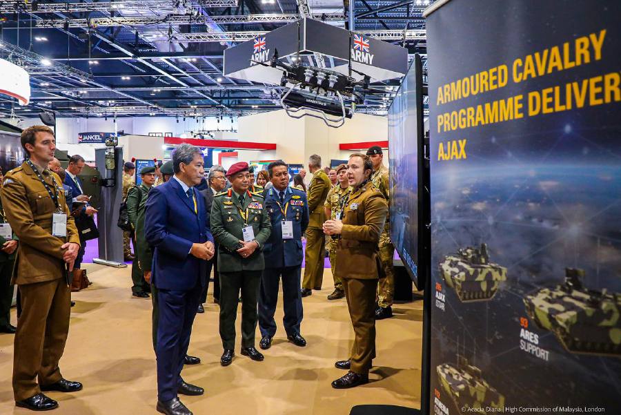 Defence Minister Datuk Seri Mohamad Hasan, who is currently attending the Defence and Security Equipment International (DSEI 2023) here, said much has been learnt from the war between Russia and Ukraine where technology has the capability of weakening the enemy. -Pic courtesy of High Commission of Malaysia, London