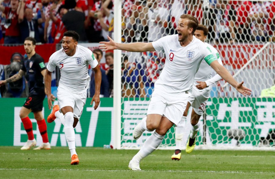 Trippier Free Kick Gives England Halftime Lead