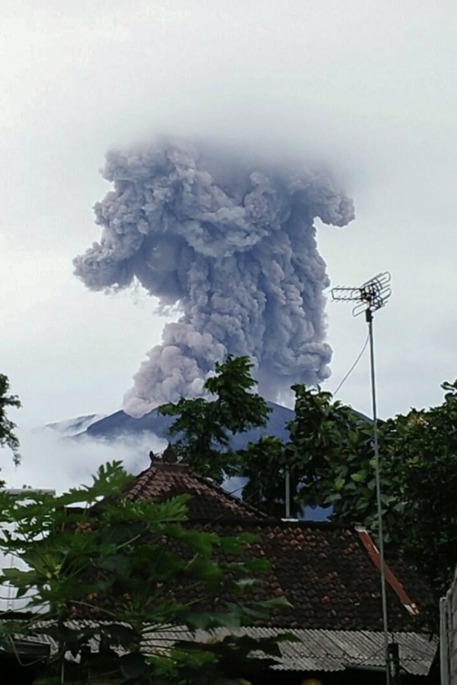 Bali s Mount  Agung  erupts again sending ash 2 5km into 