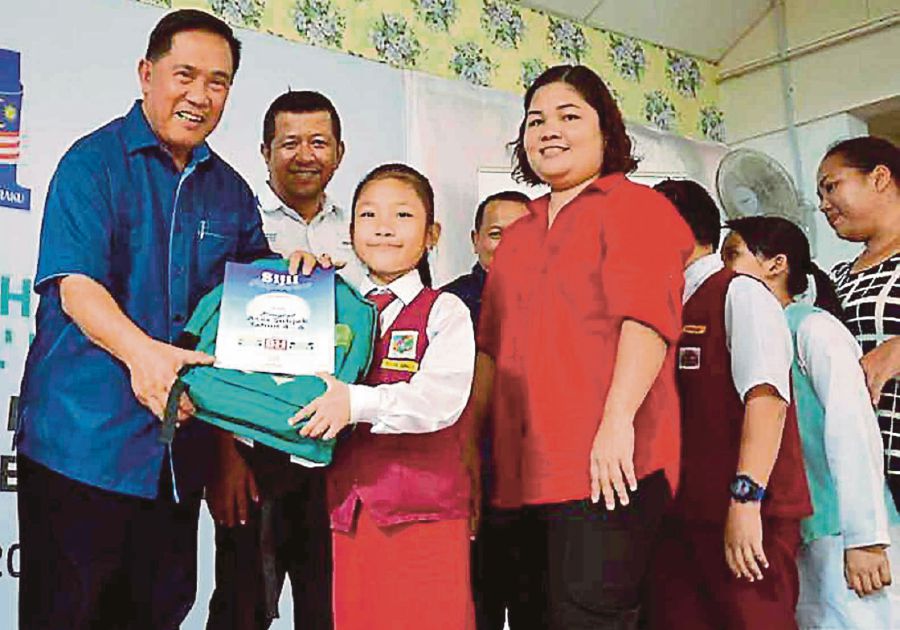 Petronas Chemicals' gift to 1,000 students