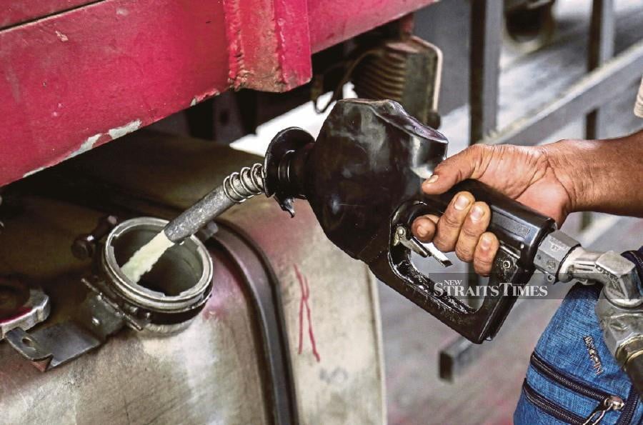 An elderly man was remanded for two days by the Tumpat Magistrate’s Court yesterday on suspicion of attempting to smuggle petrol and diesel into Thailand via an illicit depot in the vicinity. - NSTP file pic