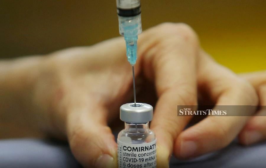 Health Minister Datuk Seri Dr Adham Baba said Malaysia is in the process of developing two types of Covid-19 vaccines - a ribonucleic acid (RNA) vaccine or messenger RNA (mRNA) vaccine and an inactivated vaccine. -NSTP file pic, for illustration purposes only