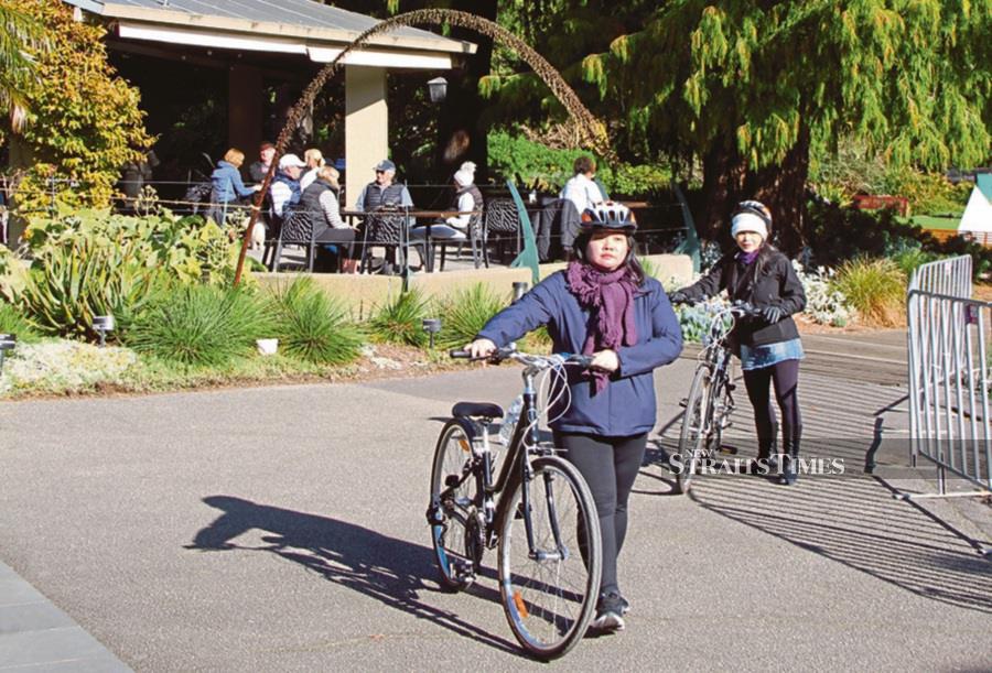Enjoy the inner city sights on a cycling tour with Melbourne Bike Tours.
