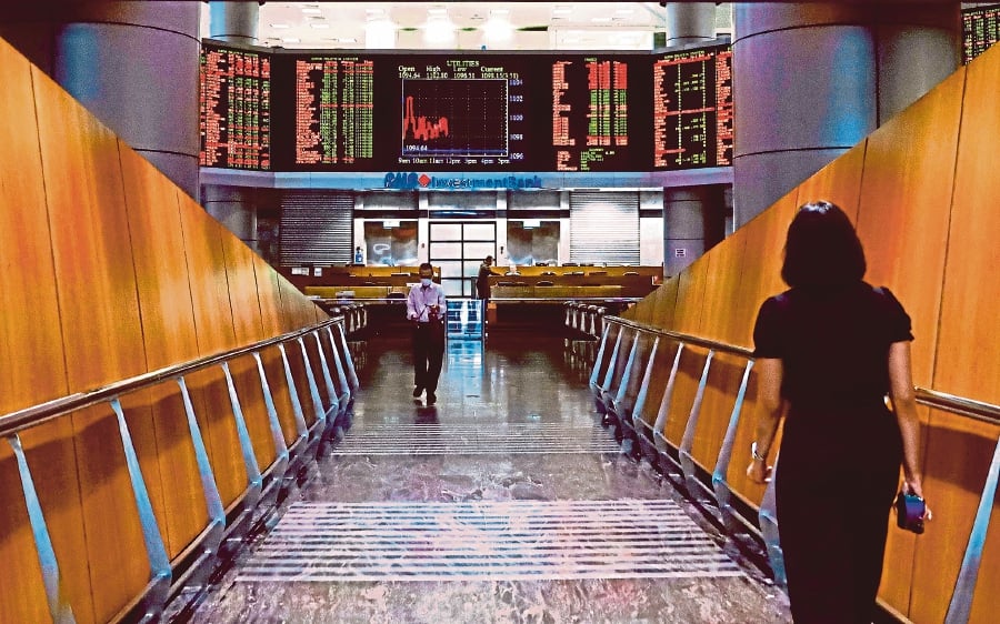 Sell-off in the benchmark index, FTSE Bursa Malaysia KLCI (FBM KLCI), is likely to continue in July as investors continue to weigh the impact of diesel subsidy rationalisation plan and rising political heat. STU/NABILA ADLINA AZAHARI