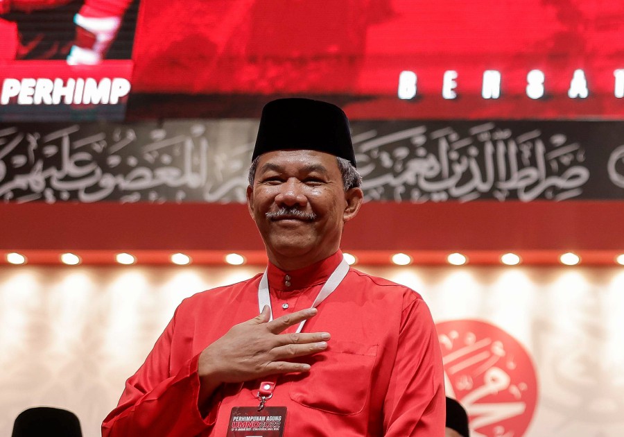 Umno deputy president Datuk Seri Mohamad Hasan said, was to give the party’s top leadership to prepare the party for the 16th General Election (GE16). -Bernama file pic