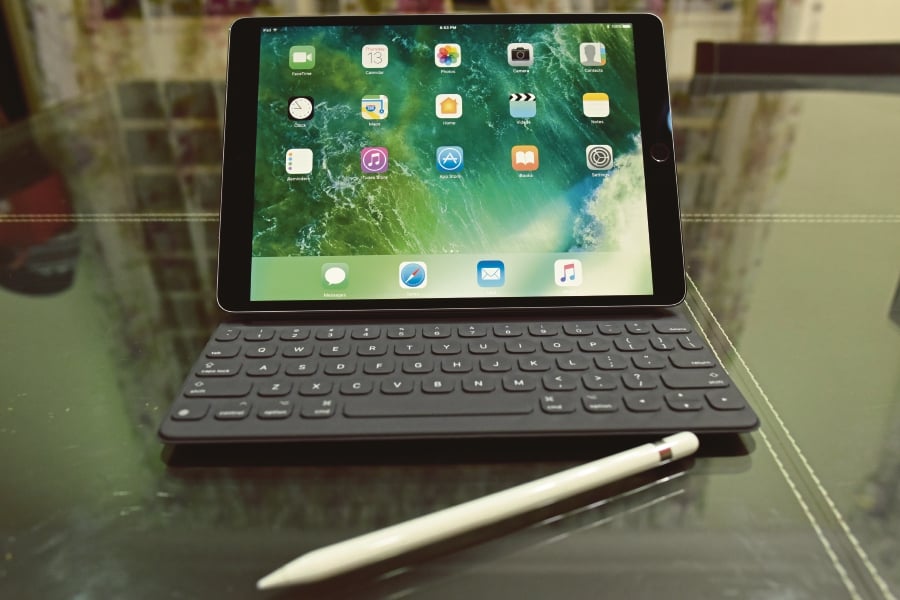 Apple iPad Pro 10.5: Productivity and fun on-the-go | New ...