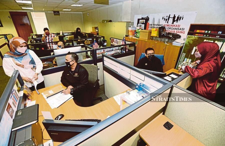 We hear of complaints and grievances by the public on the inefficiency, indifference and lack of courtesy of staff in certain government departments and agencies via ‘Letters to the Editor’ and through social media — almost on a daily basis. - NSTP/MOHD FADLI HAMZAH. (for illustration purposes only)