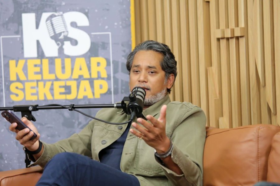 During the Keluar Sekejap podcast session aired today, Khairy and his co-host Shahril Hamdan agreed that Lim's recent controversial speech in Penang was a clear-cut breach of the 3R rules. -Pic credit to FB Keluar Sekejap