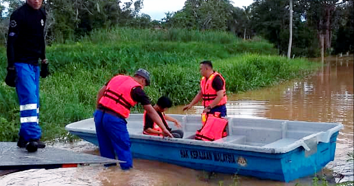 Almost 100 Evacuated In Membakut Floods | New Straits Times