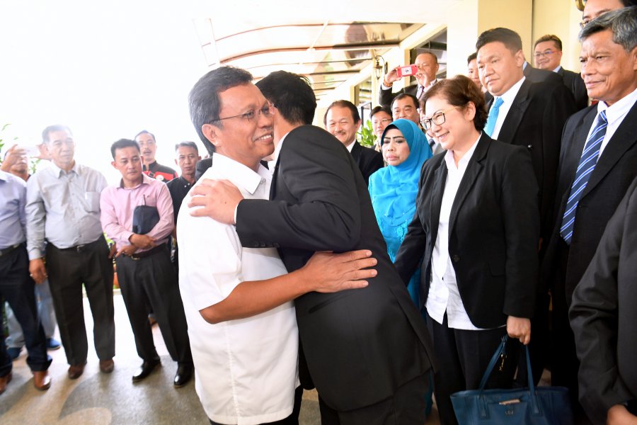 The Sabah’s newly sworn Chief Minister Datuk Seri Mohd Shafie Apdal will lift immigration ban on leaders barred from entering the state. (Bernama photo)
