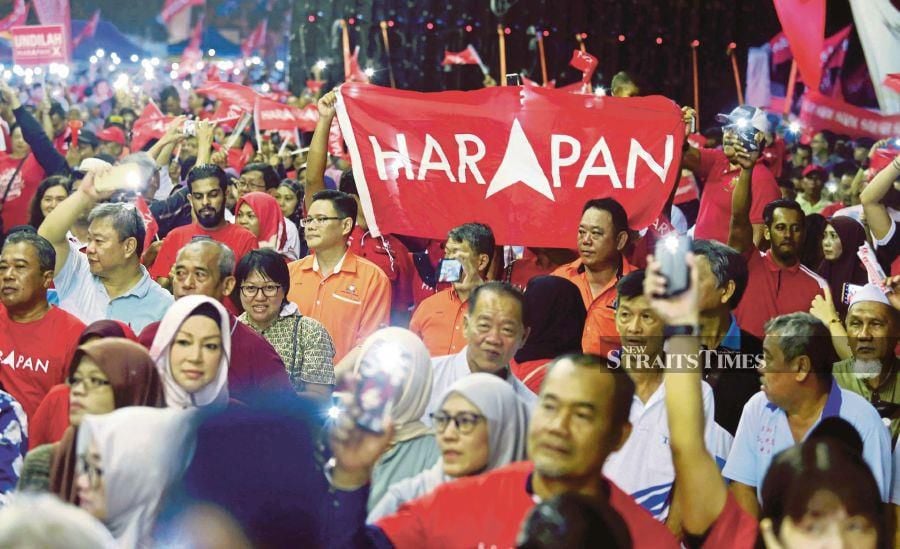 Pakatan Leads Barisan In Poll
