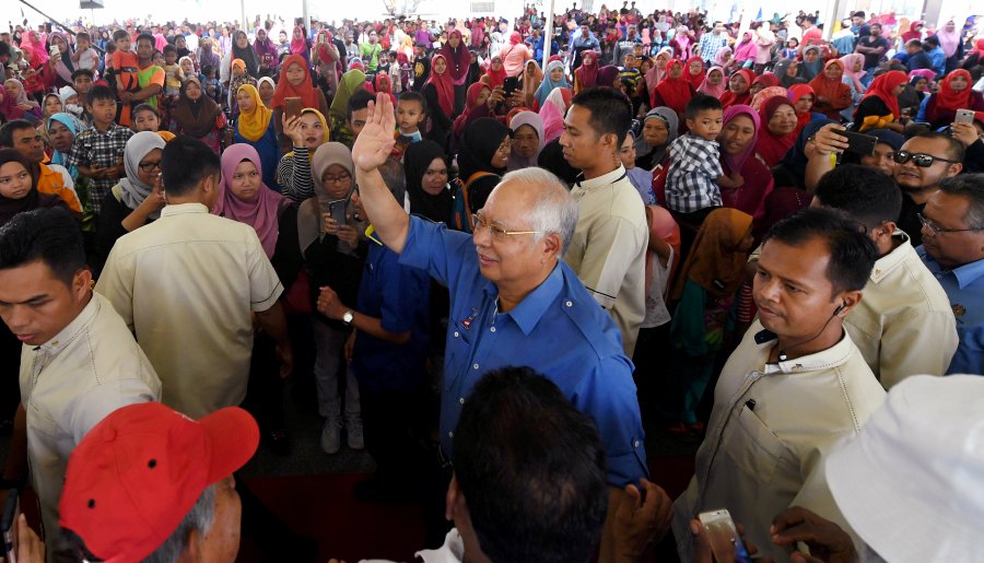 Opposition trying to imitate BN's success in helping poor 