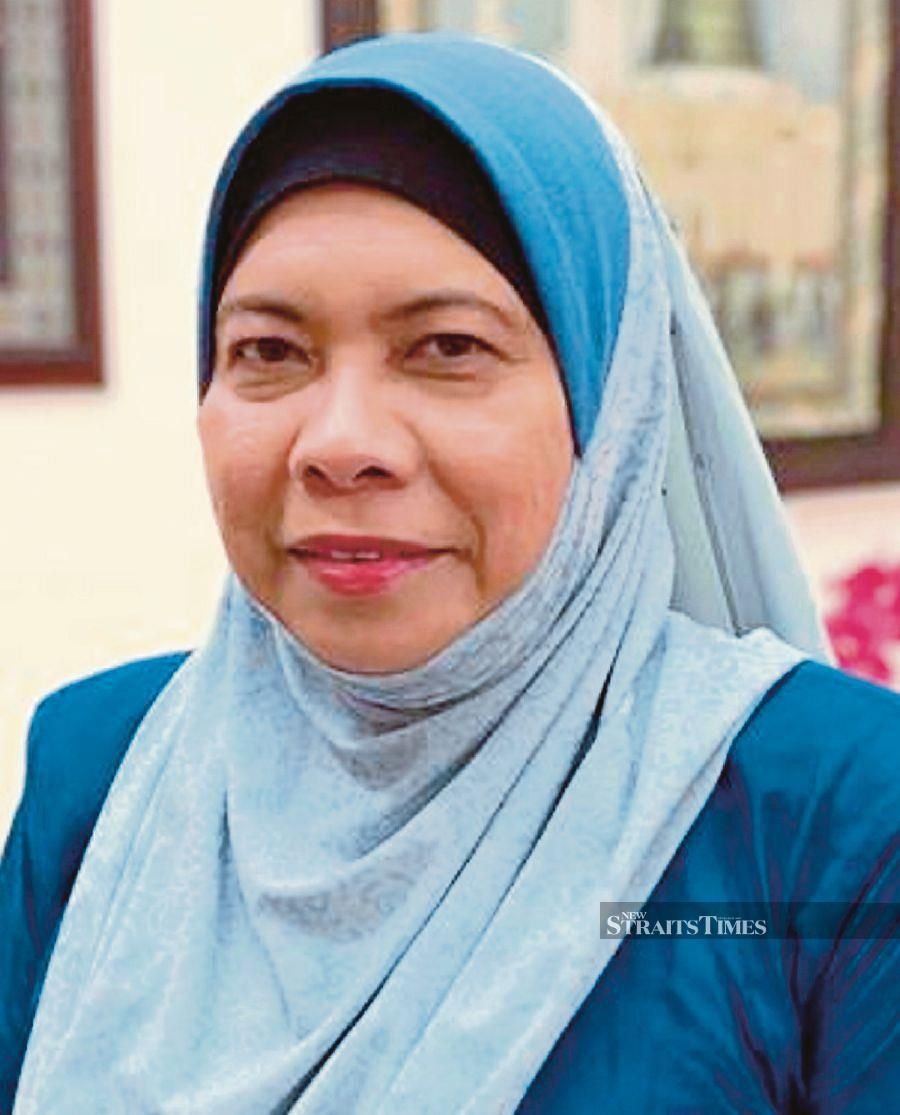 Dr Salina Abdul Aziz