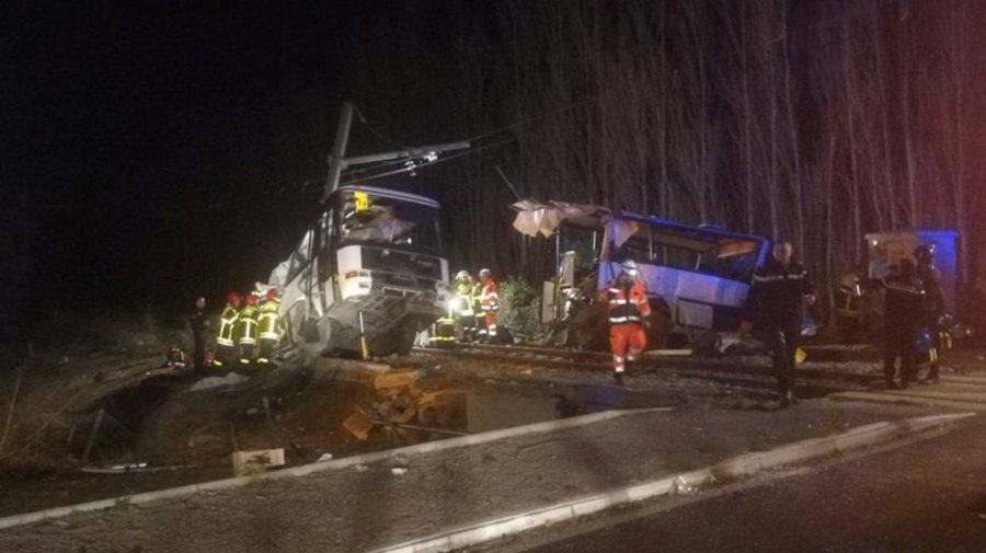 Rescue workers are seen on the site of collision between train and school bus in Millas, France December 14, 2017 in this handout picture. Must Credit France Bleu Roussillon/Handout via REUTERS THIS IMAGE HAS BEEN SUPPLIED BY A THIRD PARTY. MANDATORY CREDIT. NO RESALES. NO ARCHIVES TPX IMAGES OF THE DAYHANDOUT