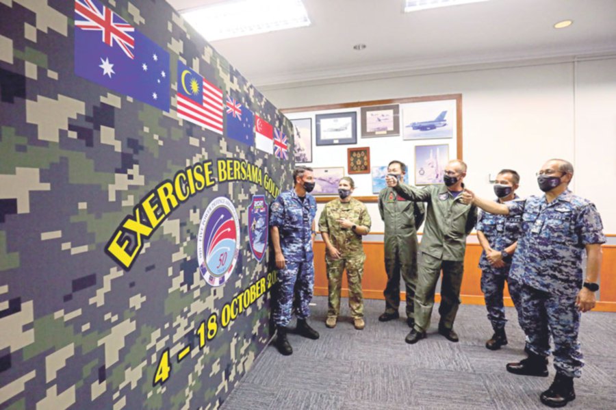 Malaysian Joint Force Commander Lt Gen Datuk Yazid Arshad RMAF at the opening ceremony of the Exercise BERSAMA GOLD 2021 at the Butterworth-based Headquarters Integrated Area Defence System(HQIADS) on Oct 5.