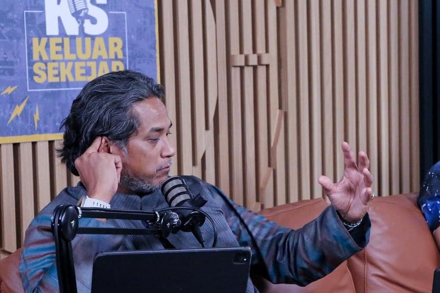 Khairy said the significance of exploring this issue at the congress, scheduled from Feb 29 to March 2, considering the majority of civil servants are Bumiputeras and the potential impact on their social security. PIC CREDIT TO KELUAR SEKEJAP