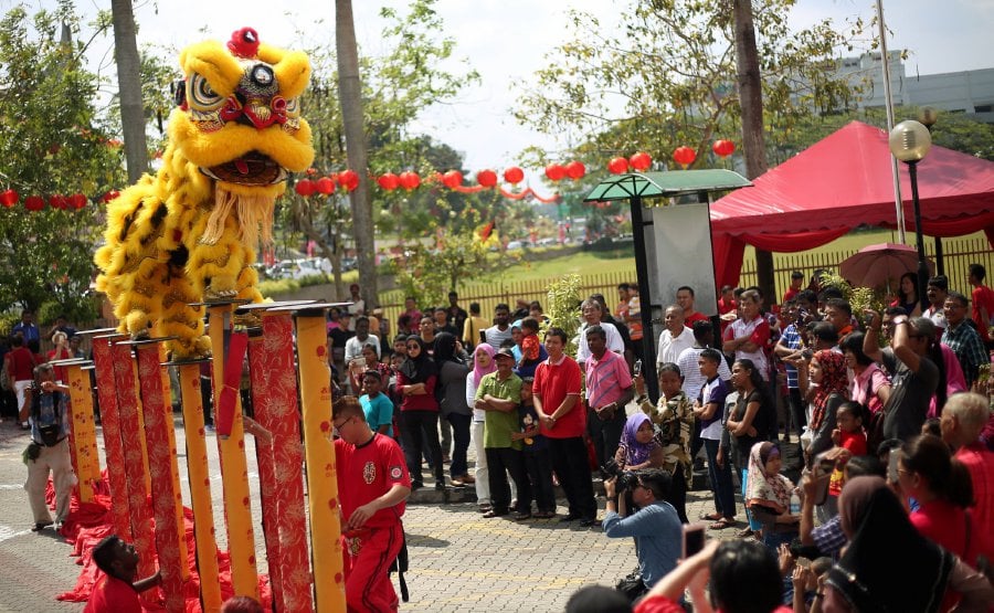 Malaysia and China will nominate the lion dance for the United Nations Educational, Scientific and Cultural Organisation (UNESCO) Representative List of the Intangible Cultural Heritage of Humanity. - NSTP file pic