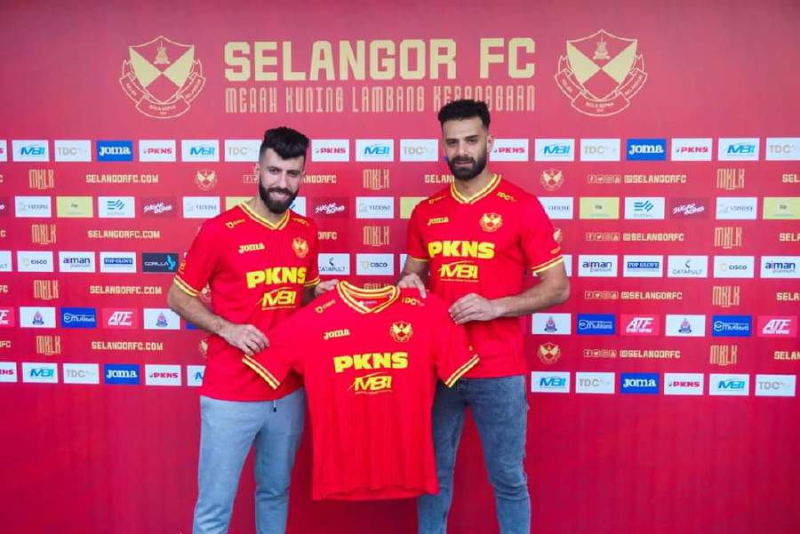 Jordanians Baha’a Abdulrahman (left) and Yazan Al-Arab at Selangor’s 2022 home kit launch in Kelana Jaya yesterday.