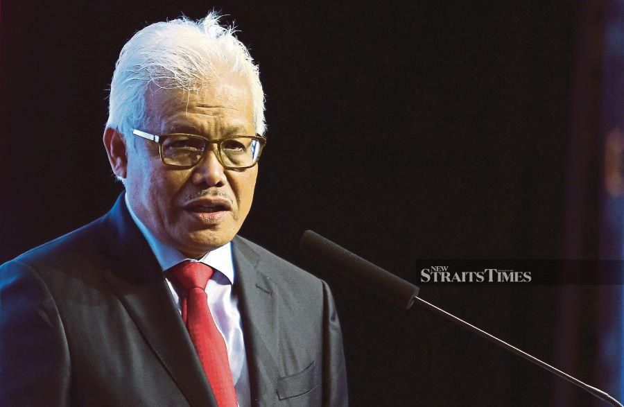 Bersatu secretary-general Datuk Seri Hamzah Zainuddin has hinted that the party is ready for a snap state election in Johor if it is called soon. -NSTP file pic